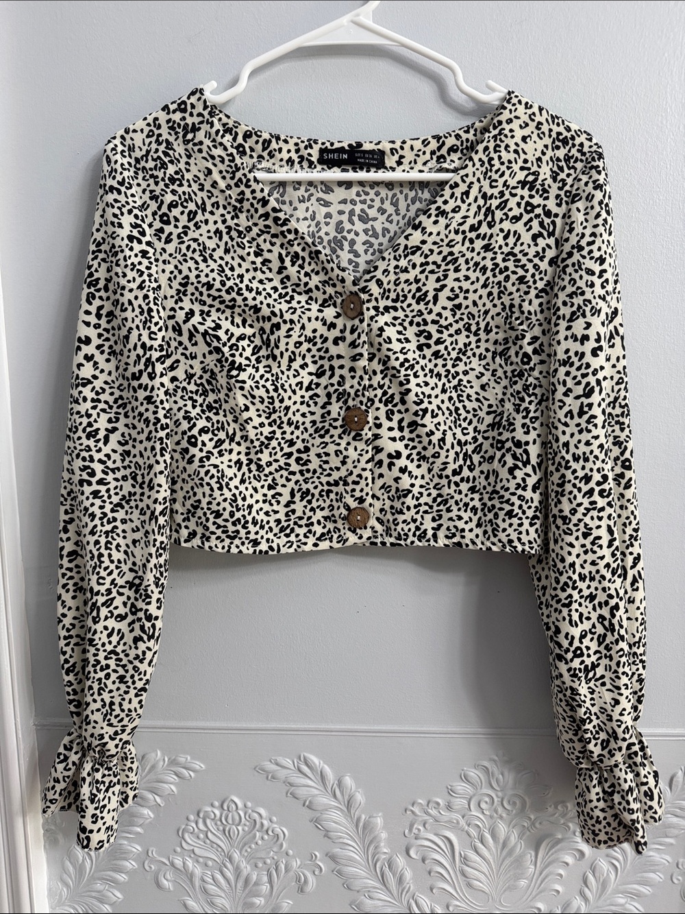 SHEIN Black and Cream Leopard-Print Button Front Crop Blouse